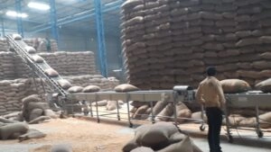Corn bag high stacking