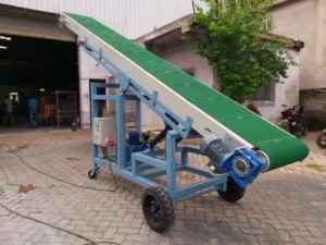 Truck loading conveyor for handling bags, boxes, jar in industries